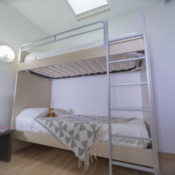 Chambre avec lits superposés